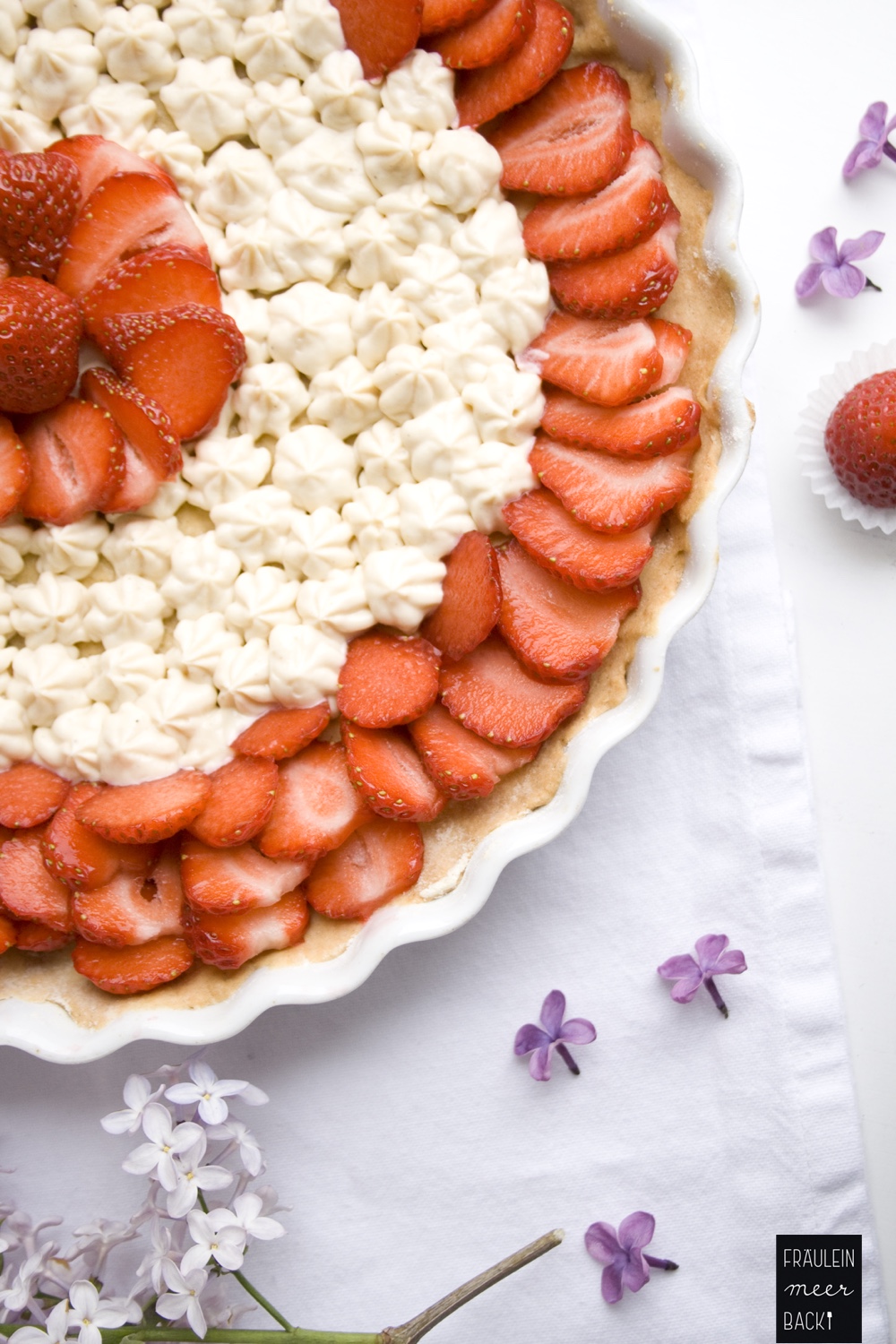 fraeulein-meer-backt-erdbeer-karamellcreme-tarte