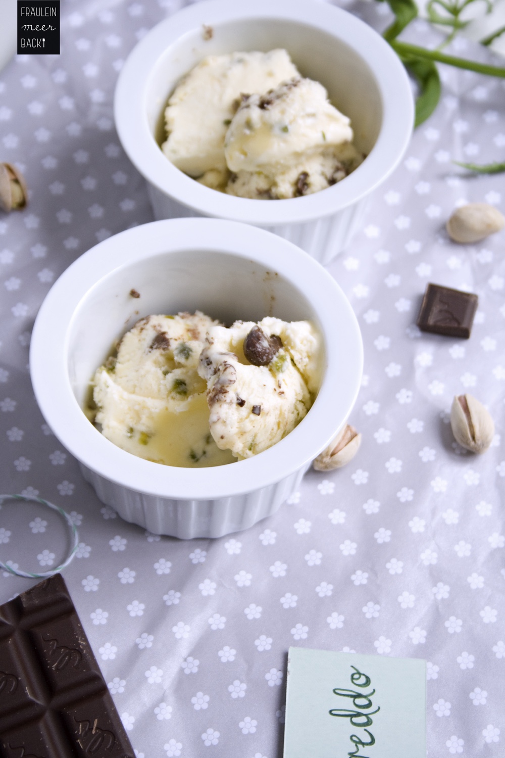 fraeulein-meer-backt-pistazien-schokoladen-semifreddo