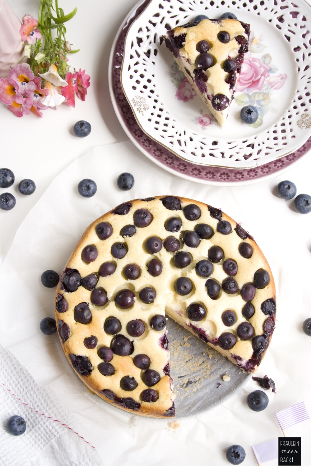 fraeulein-meer-backt-kaesekuchen-mit-blaubeeren