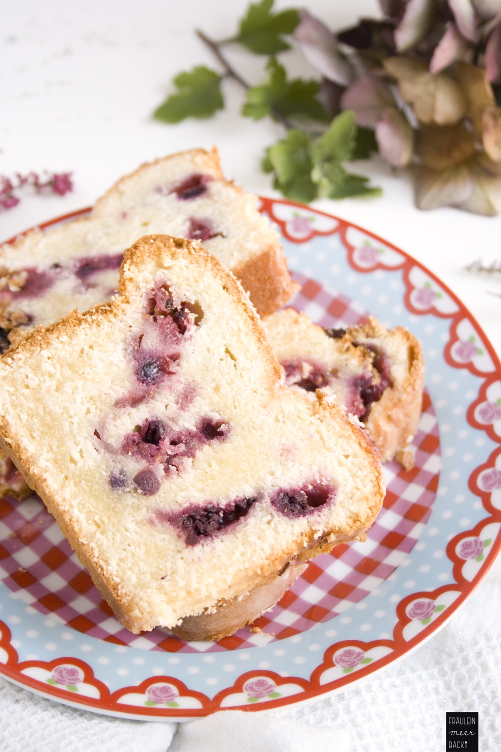 fraeulein-meer-backt-beerenkuchen