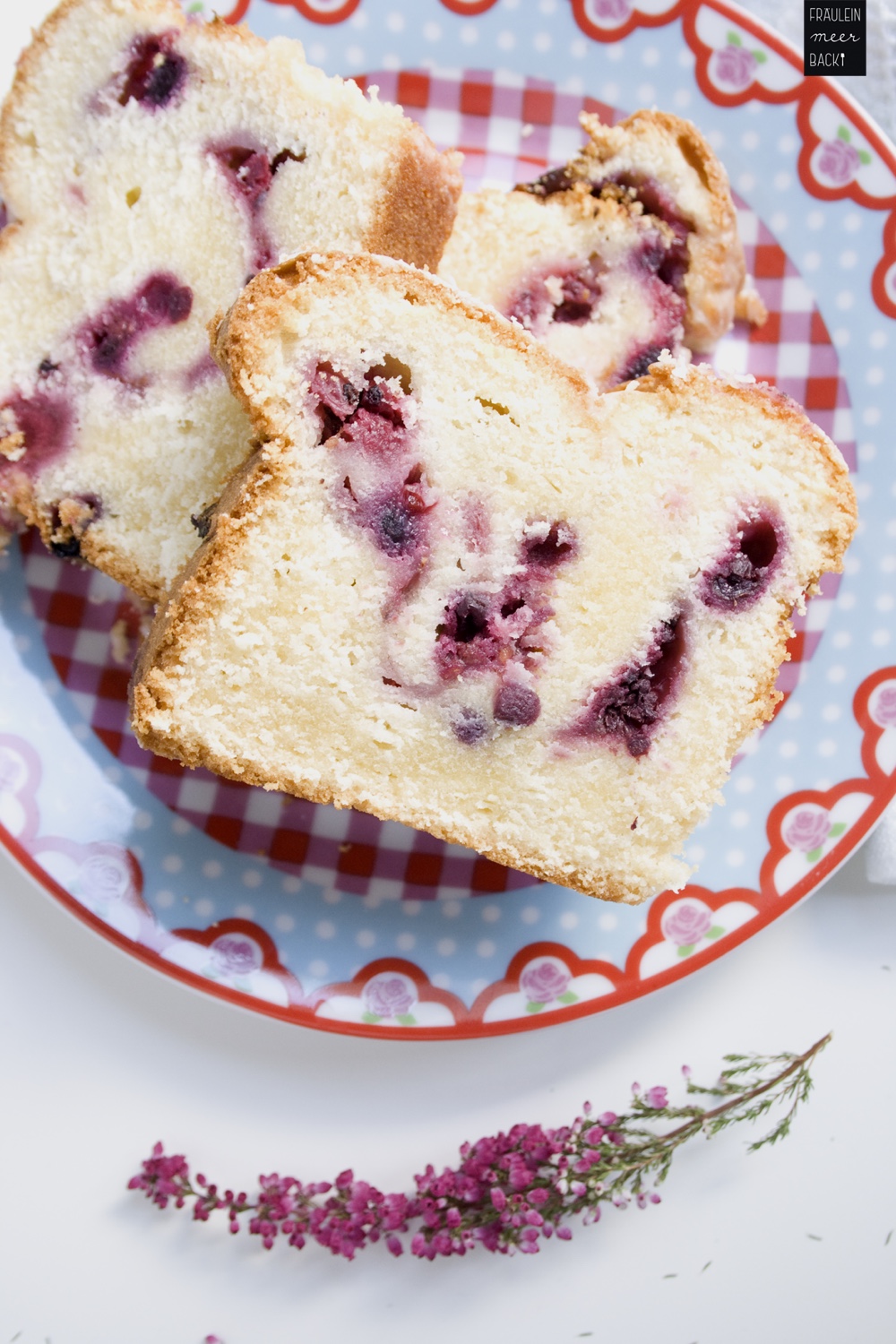 fraeulein-meer-backt-beerenkuchen