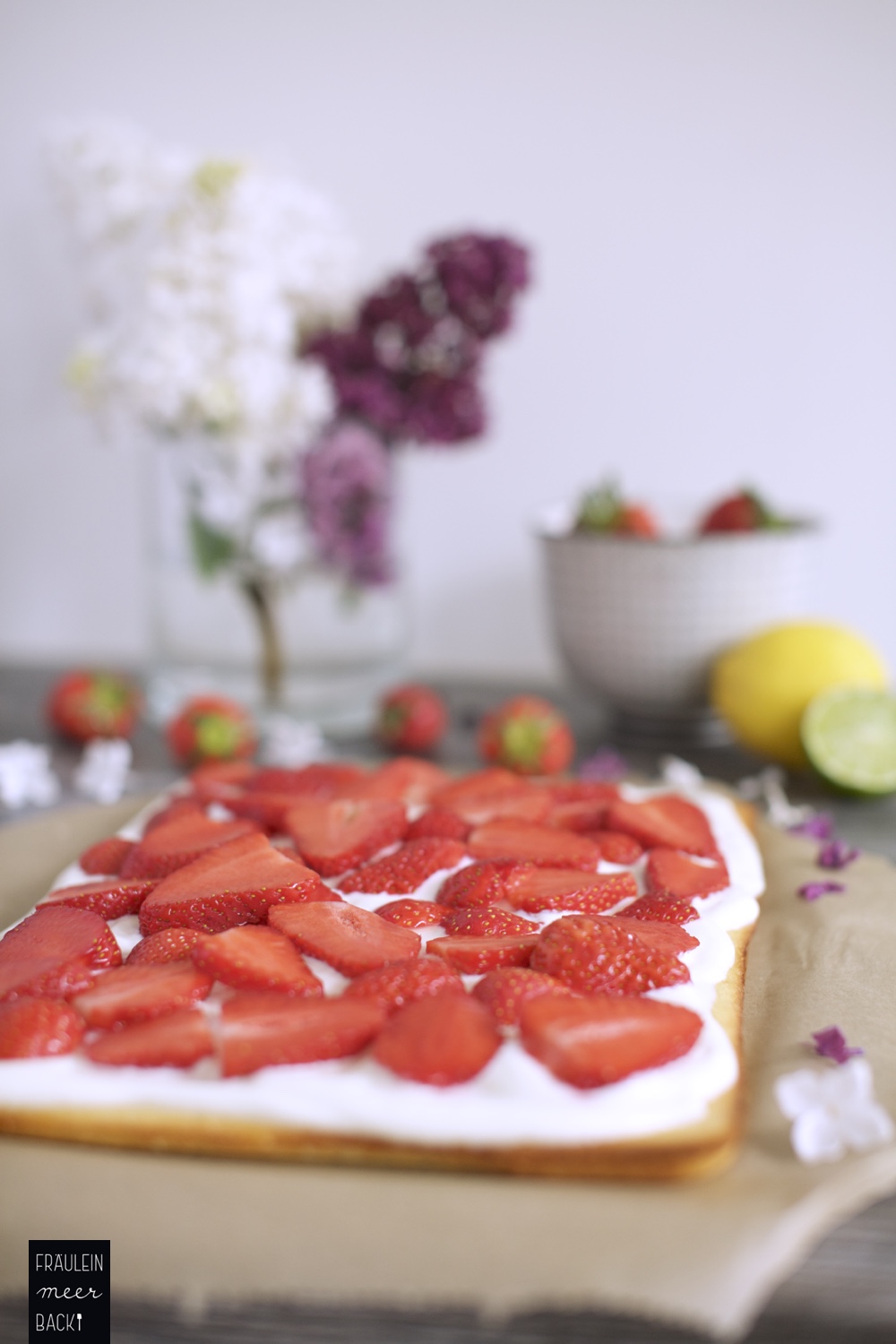 fraeulein-meer-backt-erdbeer-zitronenkuchen