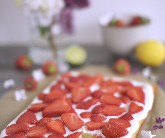 fraeulein-meer-backt-erdbeer-zitronenkuchen