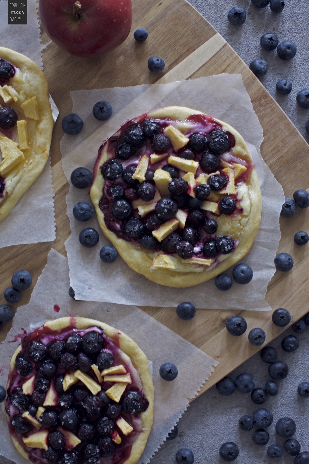 fraeulein-meer-backt-blaubeer-apfel-flammkuchen