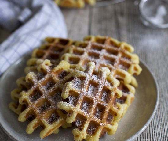 fraeulein-meer-backt-belgische-waffeln-mit-apfel