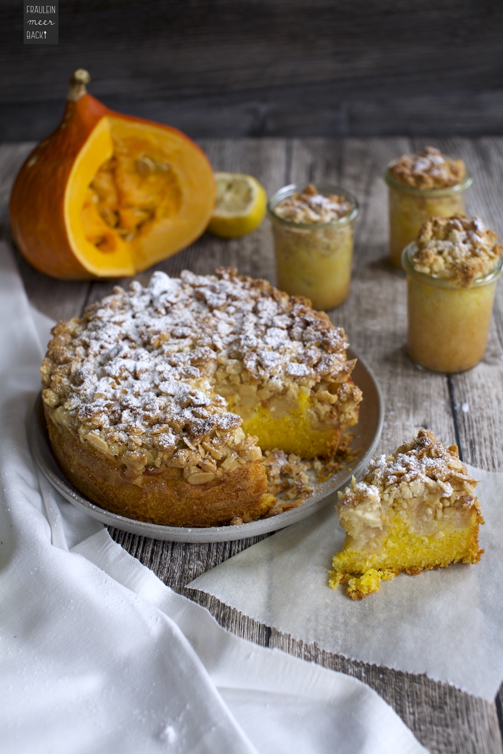 Kürbis-Apfel-Kuchen mit Mandelkruste - Fräulein Meer backt