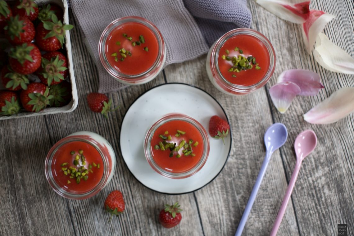 Fraeulein Meer backt Erdbeer Quark Dessert