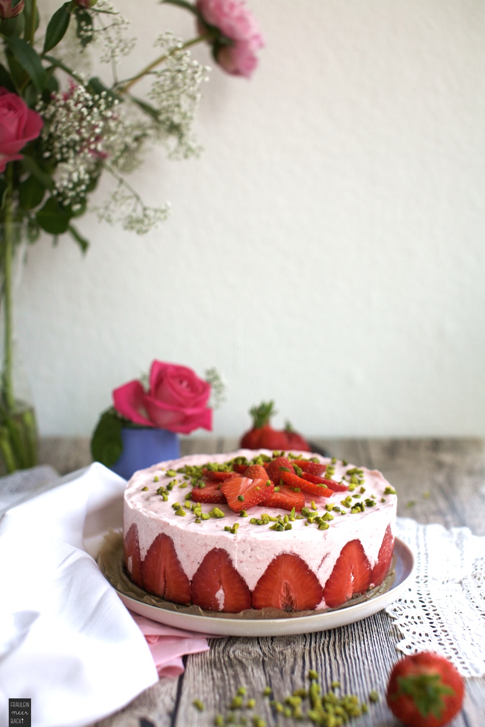 Fraeulein Meer backt No Bake Erdbeer-Joghurt-Torte 