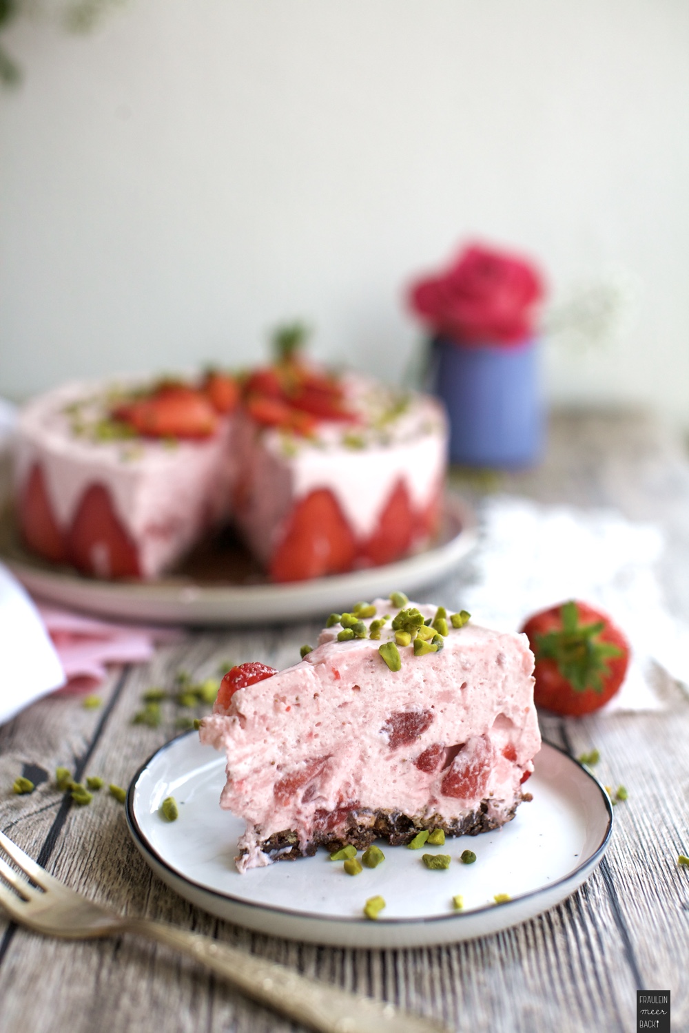 Fraeulein Meer backt No Bake Erdbeer-Joghurt-Torte 