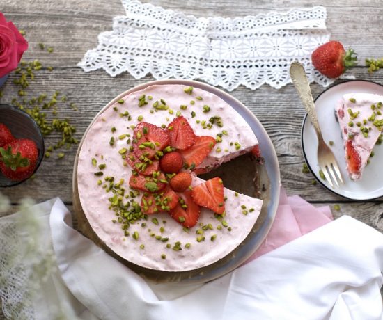 Fraeulein Meer backt No Bake Erdbeer-Joghurt-Torte