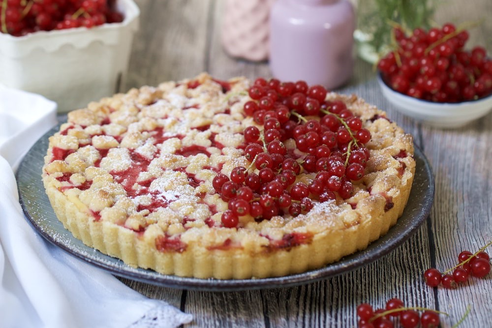 Fraeulein Meer backt Frischkäse Tarte mit Johannisbeeren