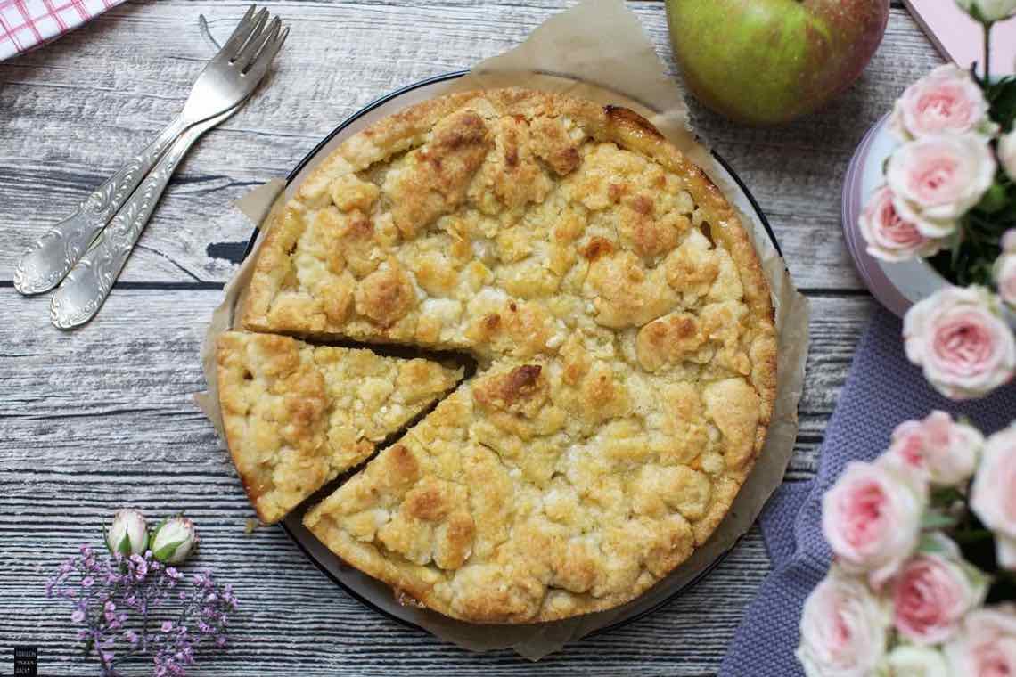 Fraeulein Meer backt Apfelmus-Streusel-Kuchen