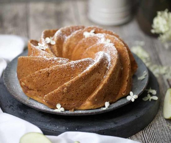 Fraeulein Meer backt Apfel Quark Guglhupf