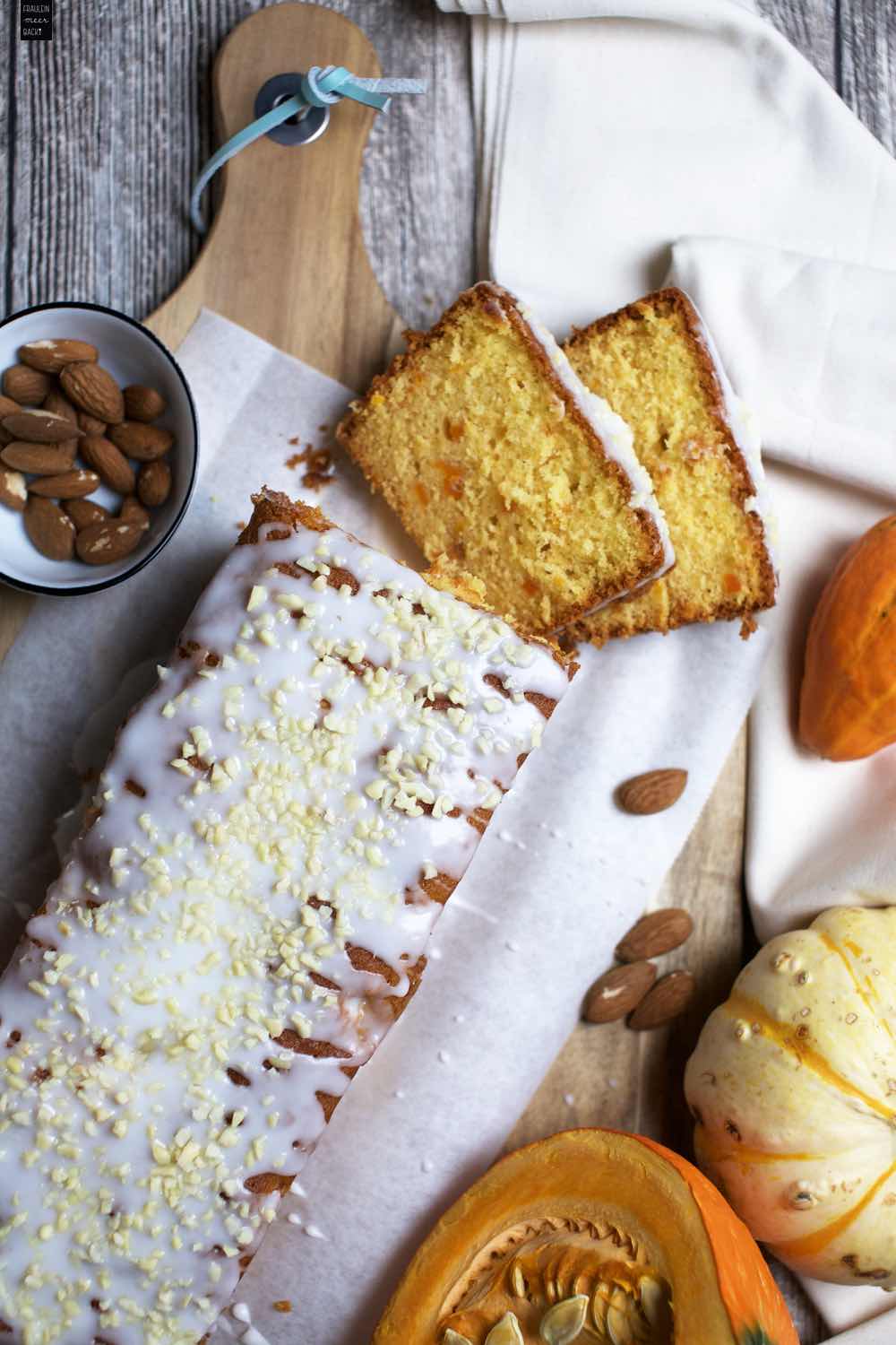 Kürbis-Honig-Kuchen mit Zuckerguss - Fräulein Meer backt