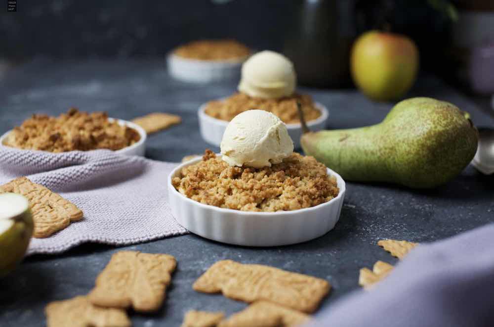 Apfel-Birnen-Crumble mit Walnüssen - Fräulein Meer backt