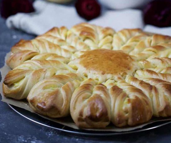 Fraeulein Meer backt Hefeblume mit Vanillepudding Eierlikör Füllung