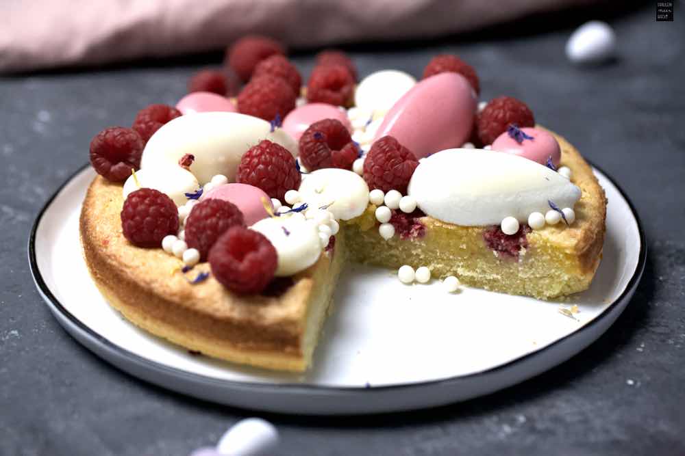 Fraeulein Meer backt Himbeer-Frangipane Kuchen mit Himbeer- und Zitronenmousse