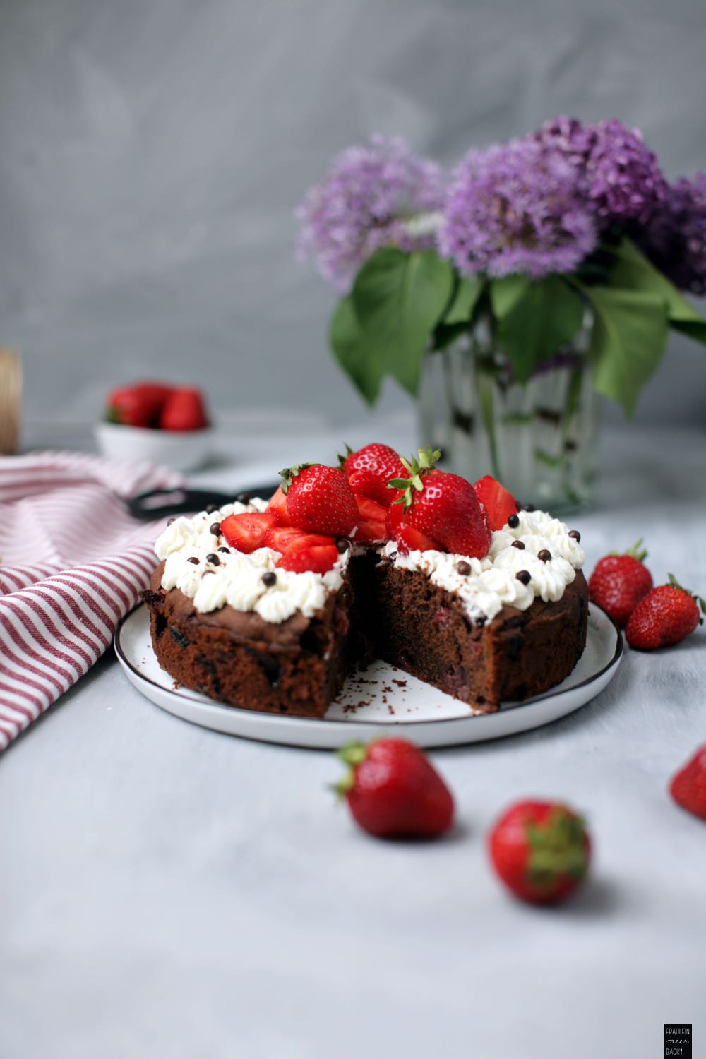 Fraeulein Meer backt Erdbeer-Schokoladen Kuchen