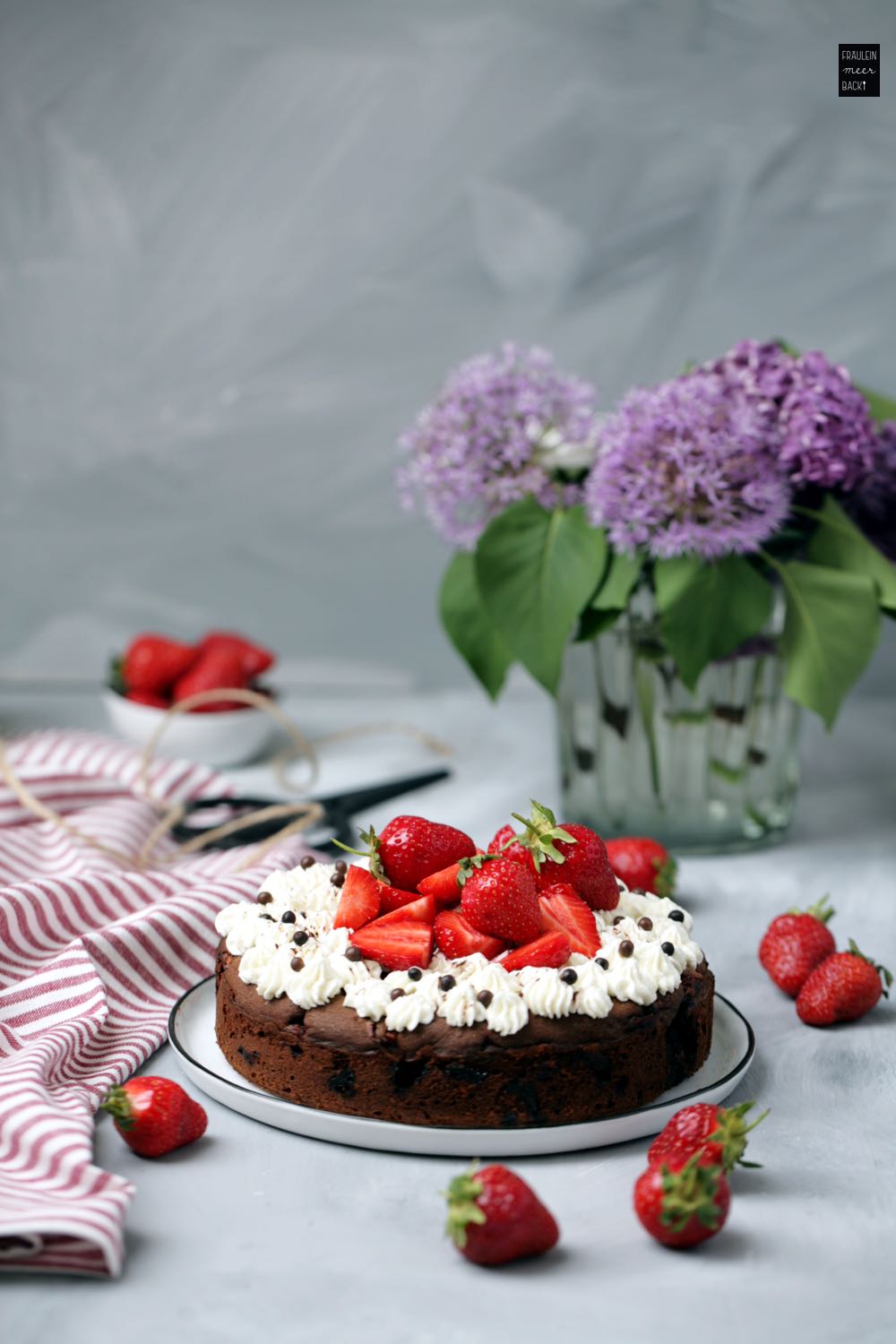 Fraeulein Meer backt Erdbeer-Schokoladen Kuchen