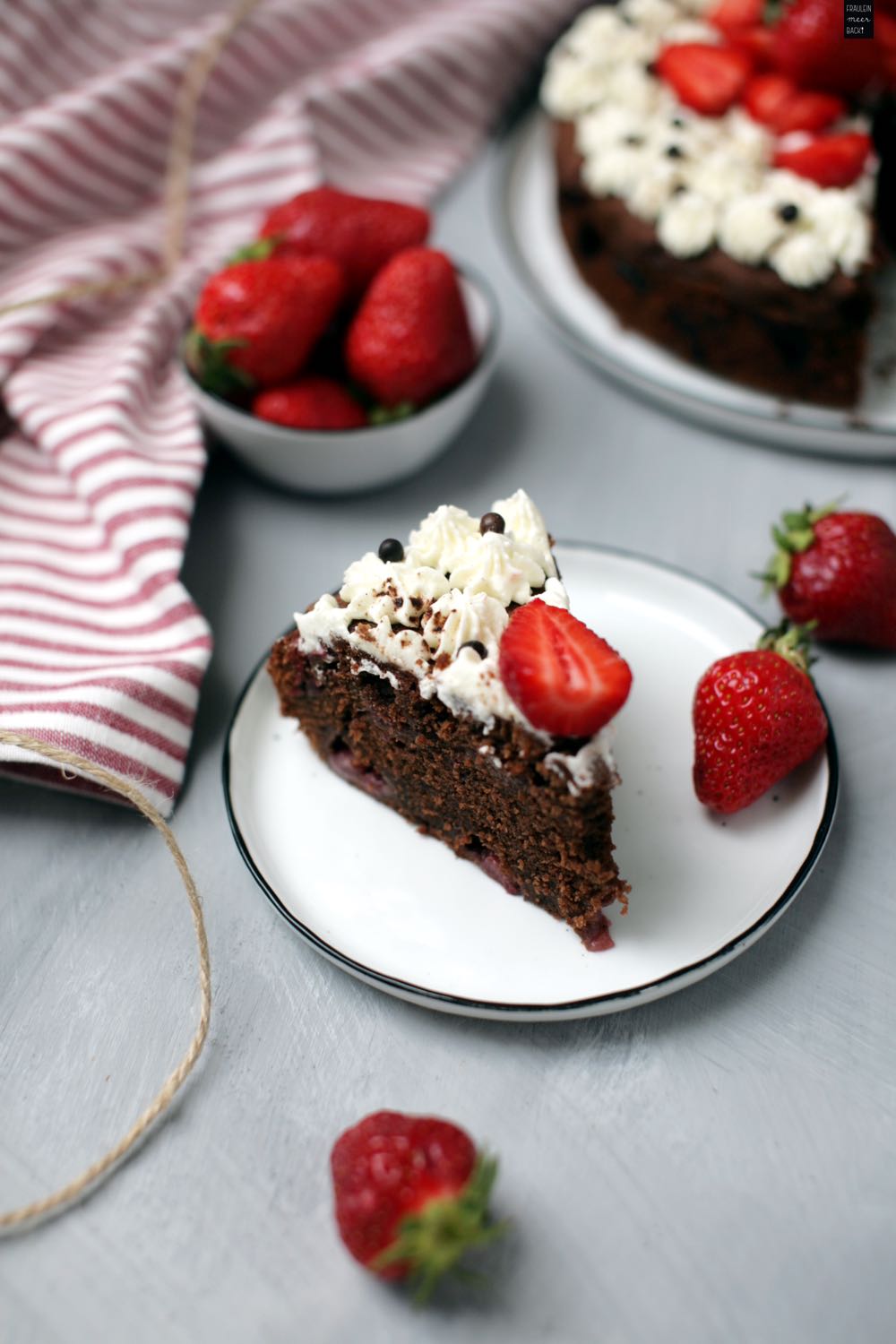 Fraeulein Meer backt Erdbeer-Schokoladen Kuchen