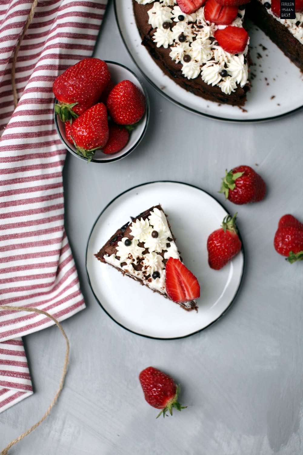 Fraeulein Meer backt Erdbeer-Schokoladen Kuchen