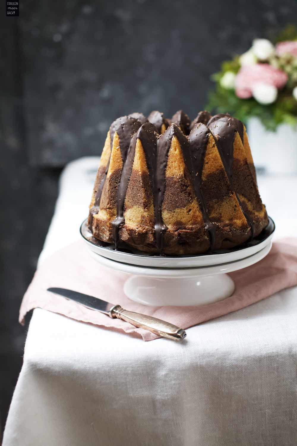 Fraeulein Meer backt Marmorkuchen mit Kirschen