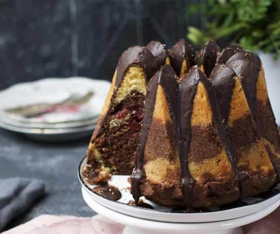 Fraeulein Meer backt Marmorkuchen mit Kirschen