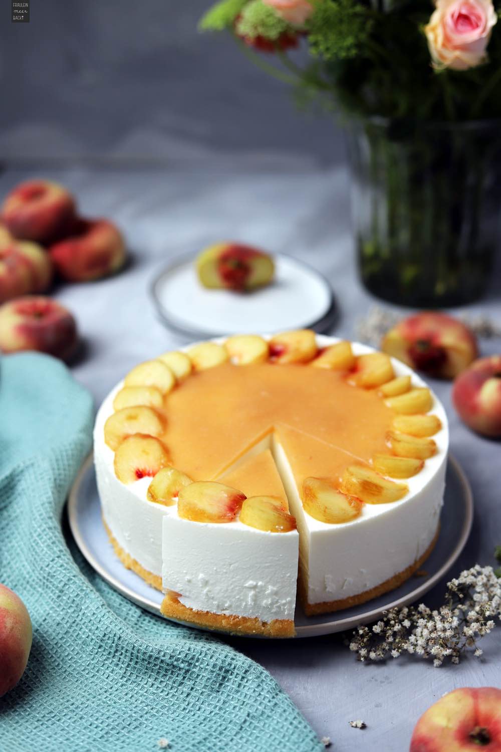 Fraeulein Meer backt Joghurttorte mit Pfirsich 