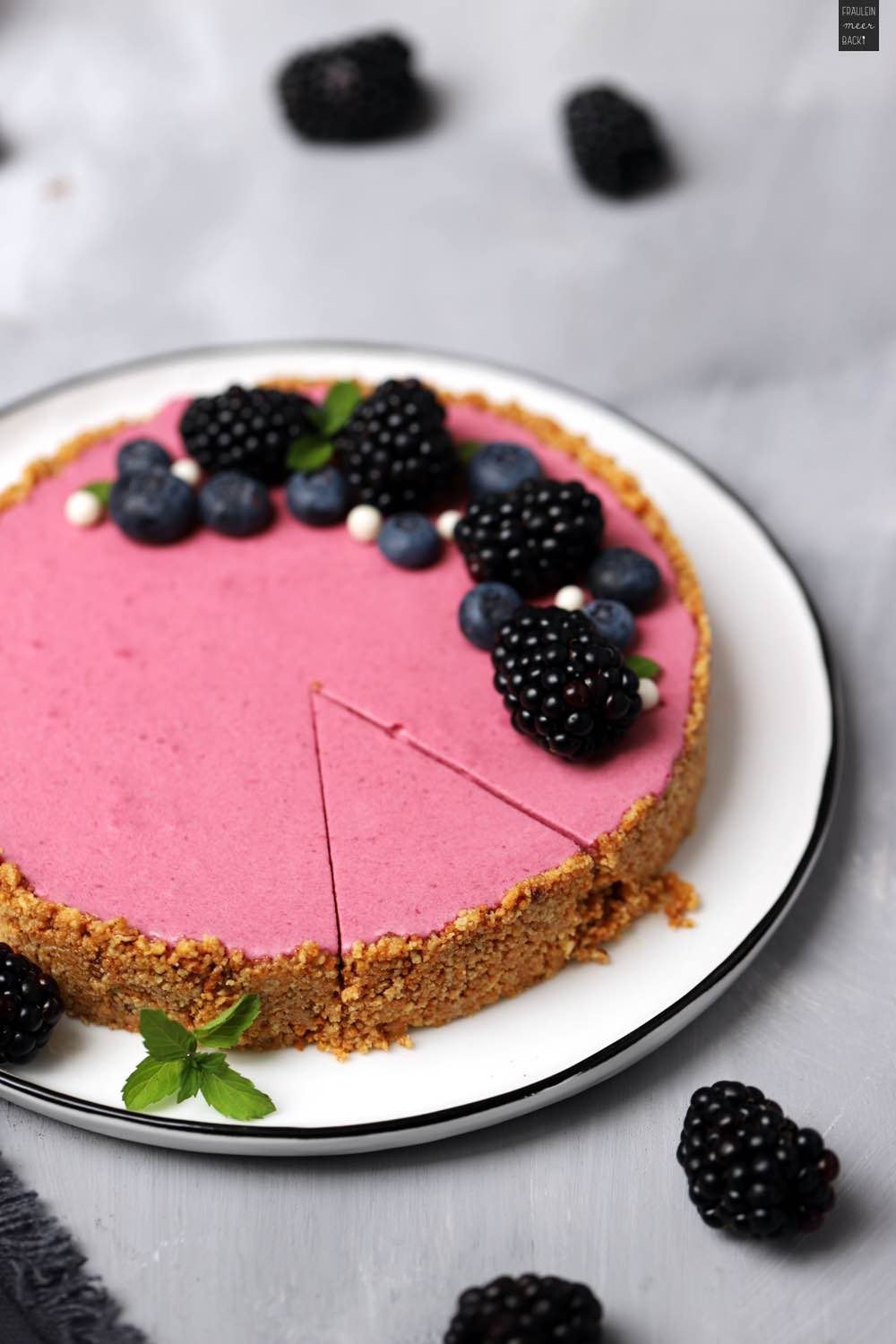 Fraeulein Meer backt No Bake Brombeertarte