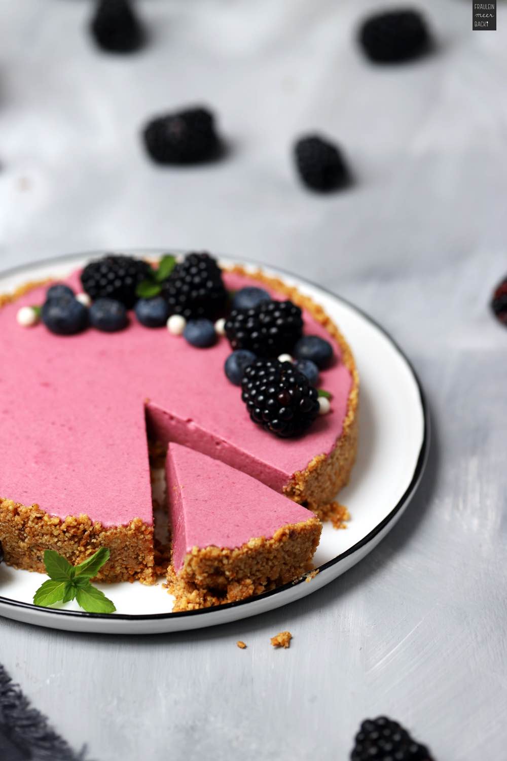 Fraeulein Meer backt No Bake Brombeertarte