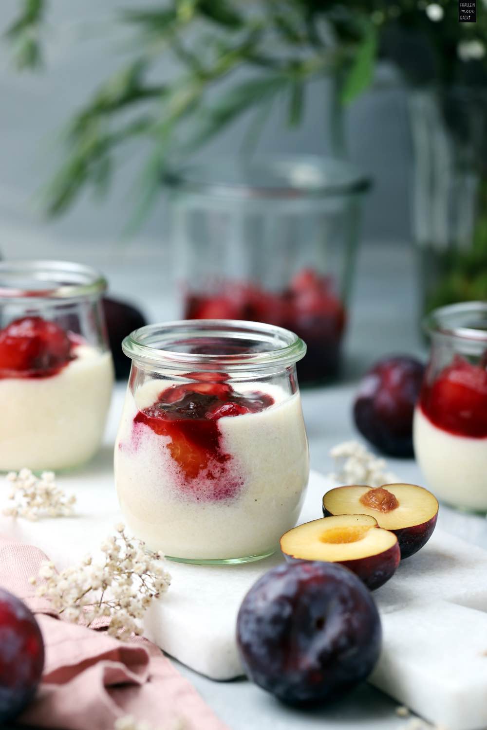 Grießpudding mit Pflaumenkompott: Warm oder kalt - Fräulein Meer backt