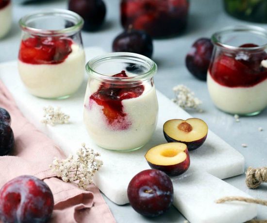 Fraeulein Meer backt Grießpudding mit Pflaumenkompott