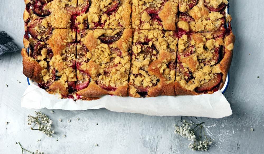 Pflaumenkuchen vom Blech: Ein Klassiker - Fräulein Meer backt