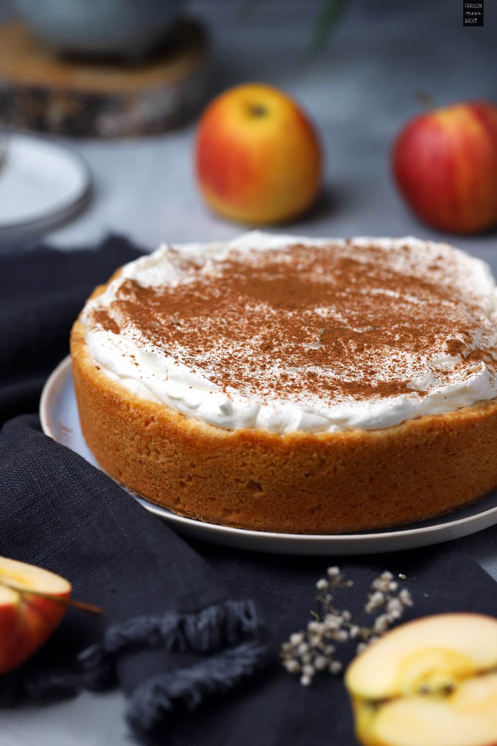 Fraeulein Meer backt Apfel-Quark-Kuchen