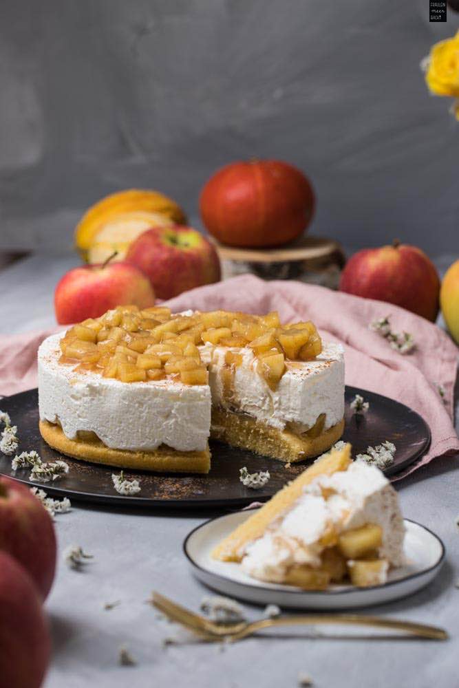 Fraeulein Meer backt Joghurttorte mit Apfelkompott