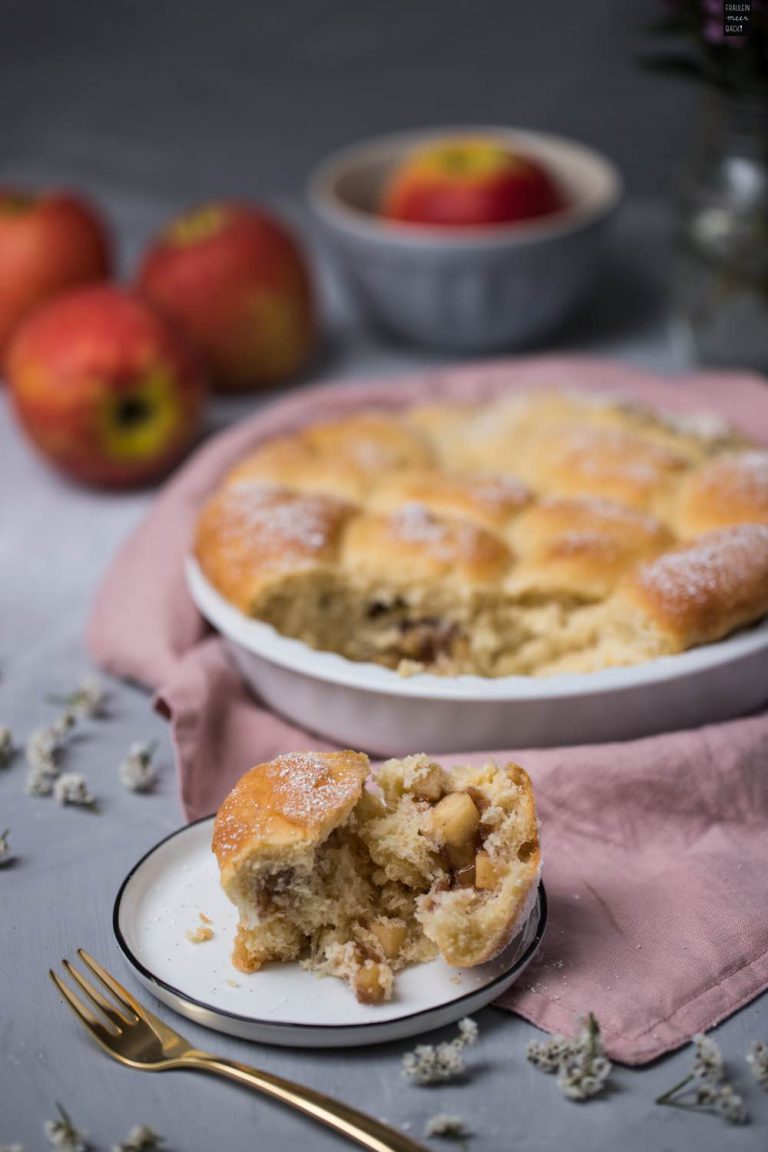 Buchteln mit Apfel-Zimt-Füllung - Fräulein Meer backt