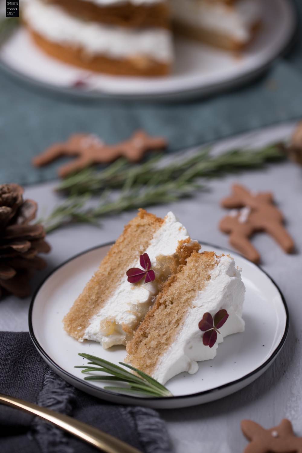 Spekulatius Torte mit Quark und Lebkuchen-Rehen - Fräulein Meer backt