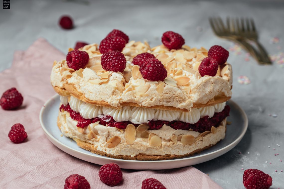 Himbeer-Baisertorte: So gut! - Fräulein Meer backt