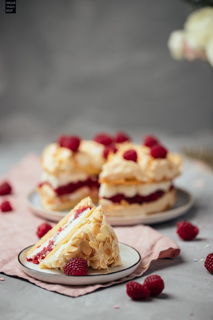 Fraeulein Meer backt Himbeer Baisertorte