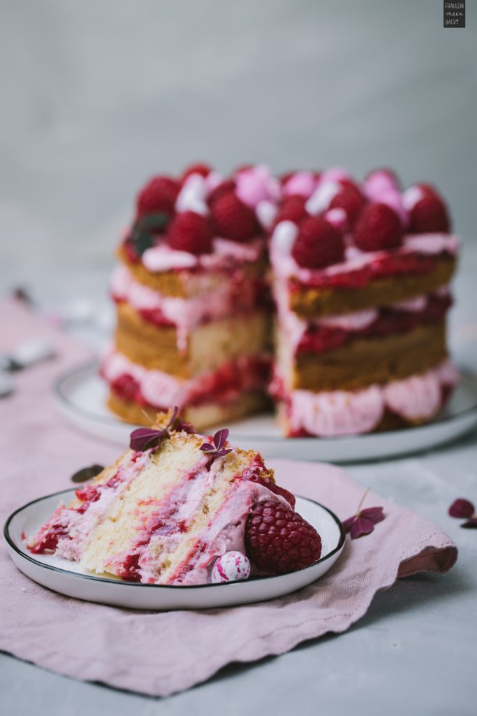 Fraeulein Meer backt Himbeer Rhabarber Torte 