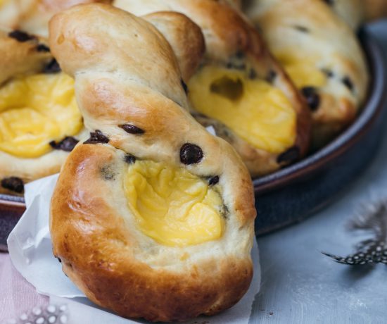 Fraeulein Meer backt Hefe-Hasen mit Eierlikör-Pudding