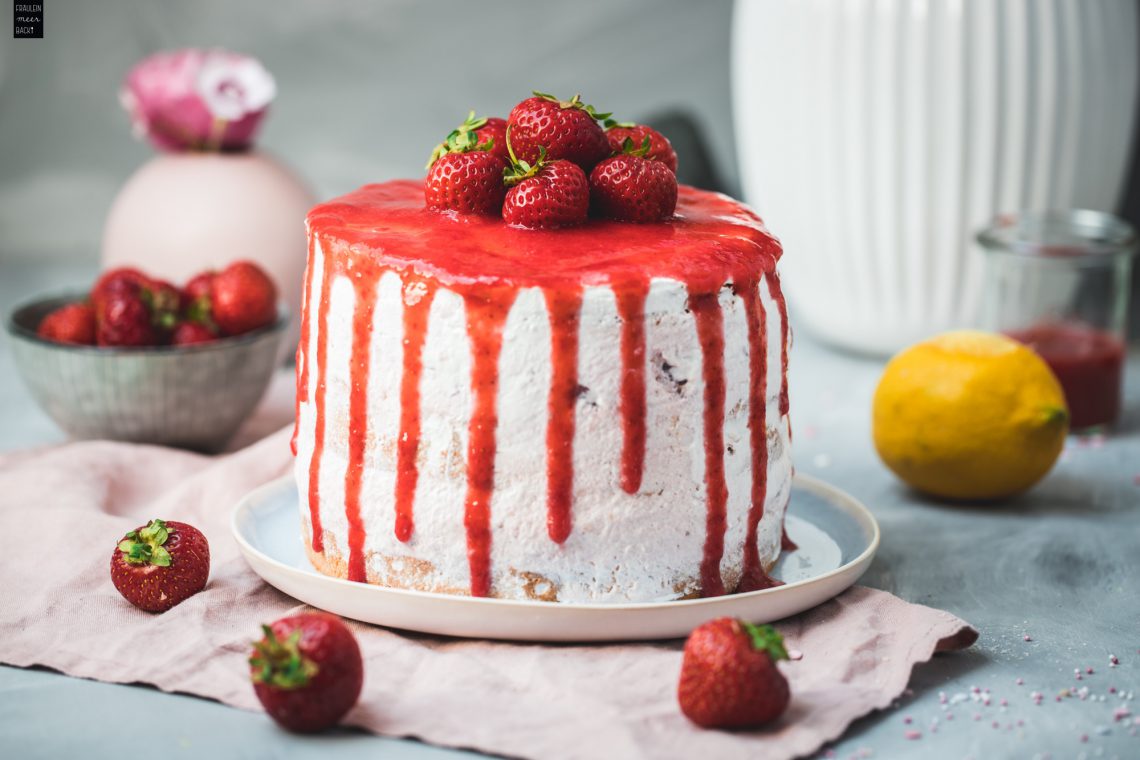 Fraeulein Meer backt Erdbeer Sahne Torte