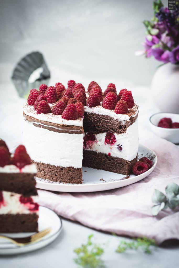 Fraeulein Meer backt HImbeer-Schoko-Torte