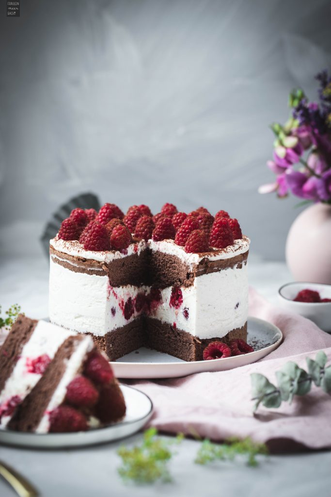 Fraeulein Meer backt HImbeer-Schoko-Torte