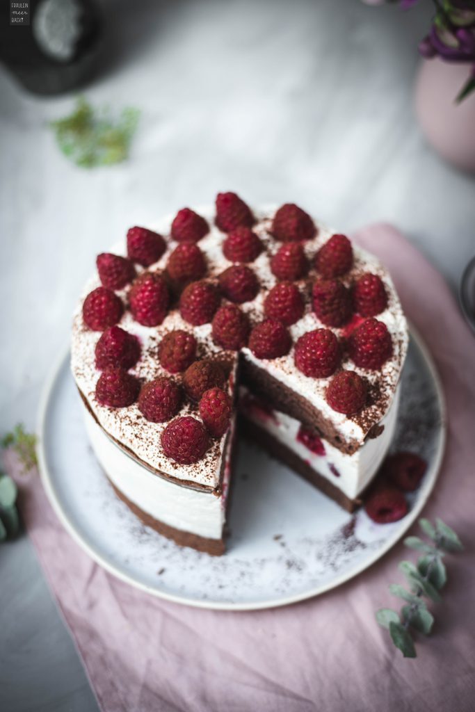 Fraeulein Meer backt HImbeer-Schoko-Torte