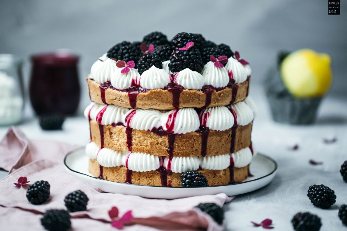 Fraeulein Meer backt Brombeer-Biskuit-Torte