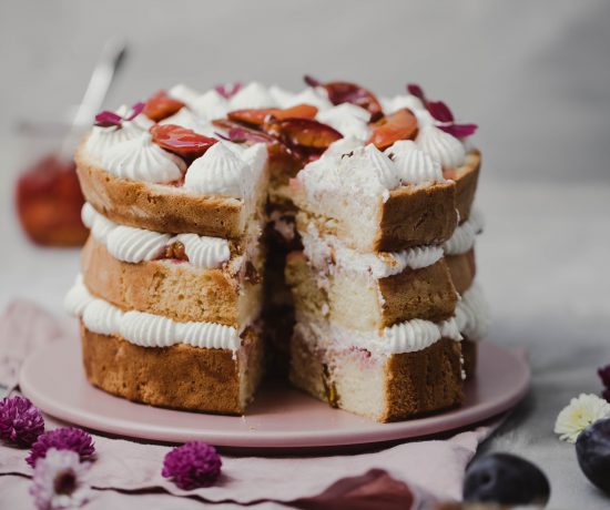 Fraeulein Meer backt Zwetschgen-Biskuit-Torte