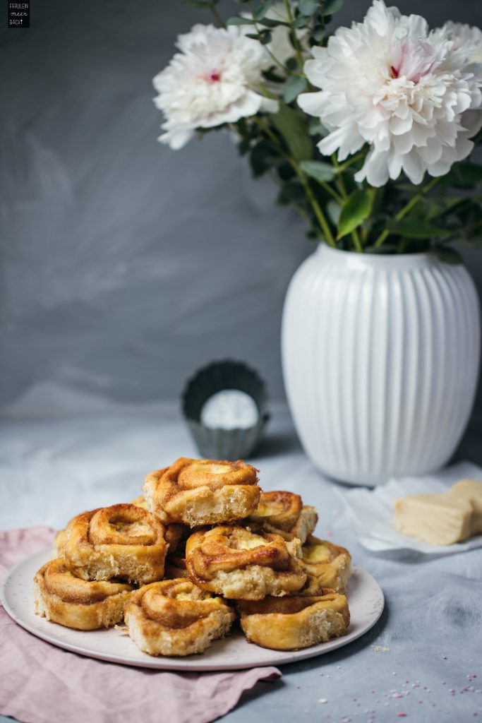 Fraeulein Meer backt Zimtschnecken mit Puddingcreme