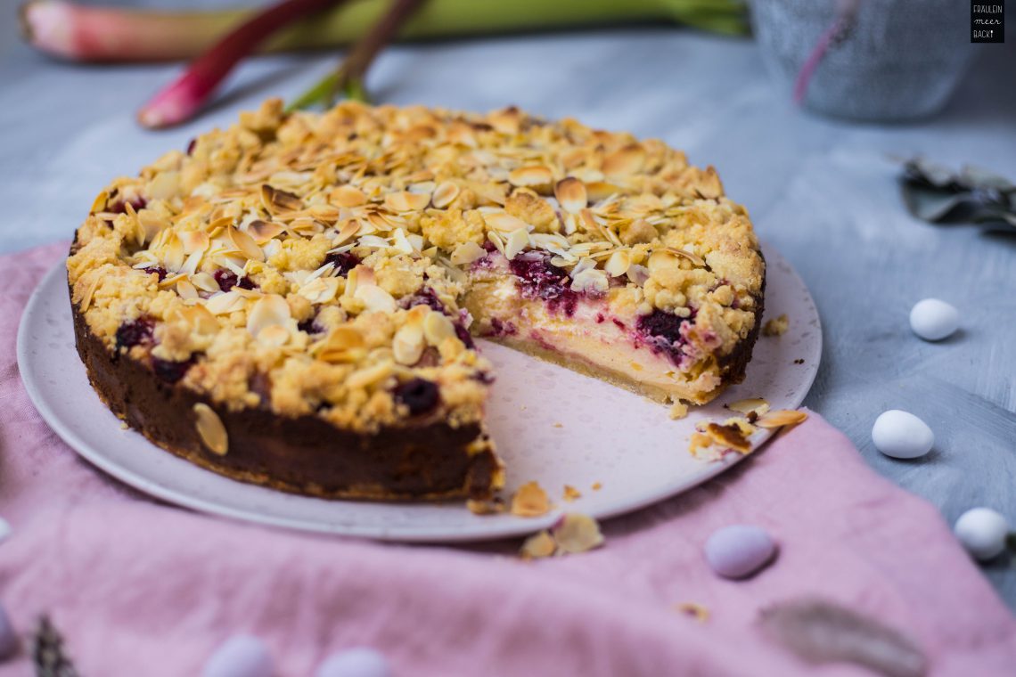 Fraeulein Meer backt Himbeer-Rhabarber-Streuselkuchen