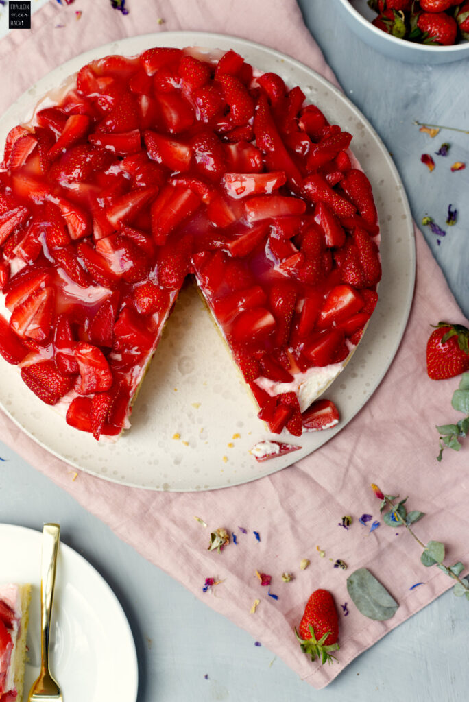 Fraeulein Meer backt Erdbeer-Rhabarber-Kuchen